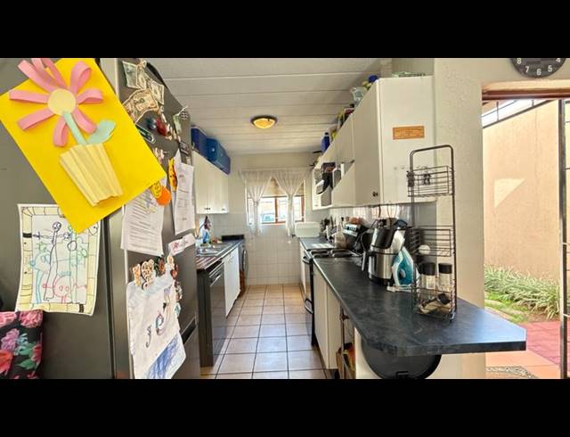2 BEDROOM TOWNHOUSE FOR SALE IN GLENVISTA